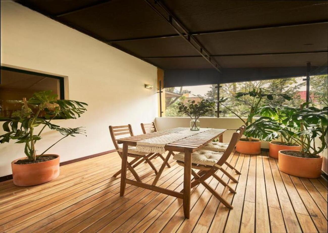 Balcony Retreat In Gourmet Heart 205 * Bogotá
